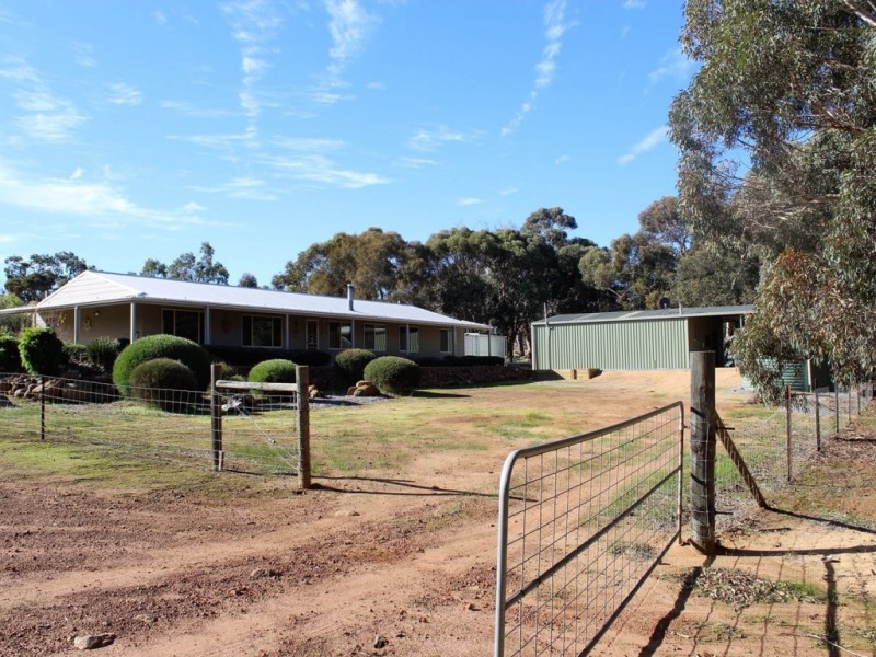 124 O’Connell Road, Wandering WA 6308
