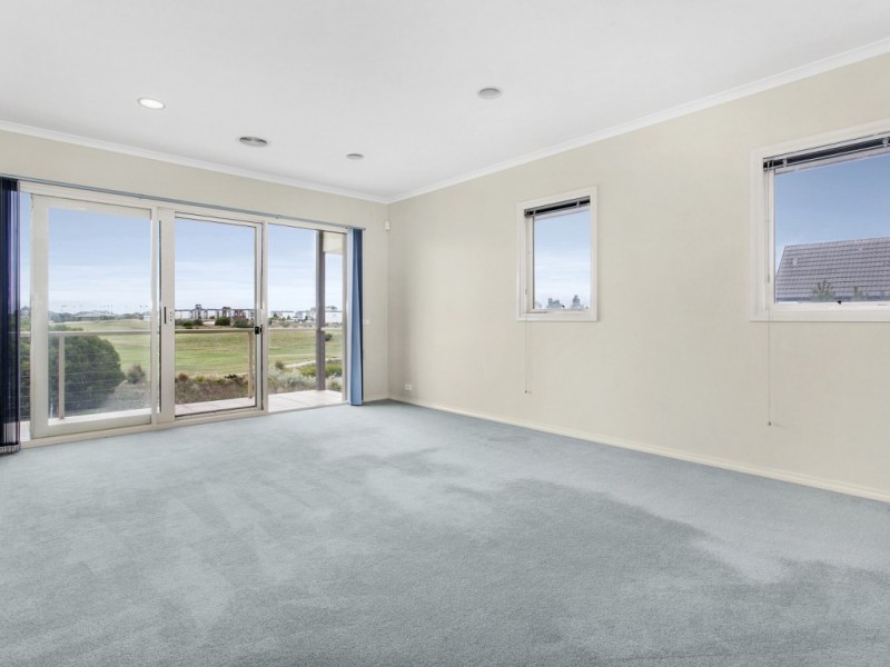 9/1 Greg Norman Drive, Sanctuary Lakes VIC 3030