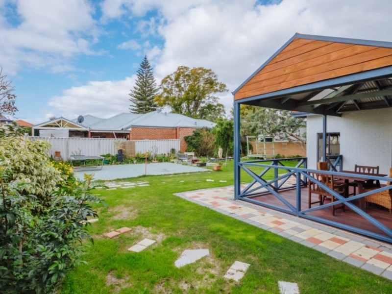 20 Moulden Avenue, Yokine WA 6060