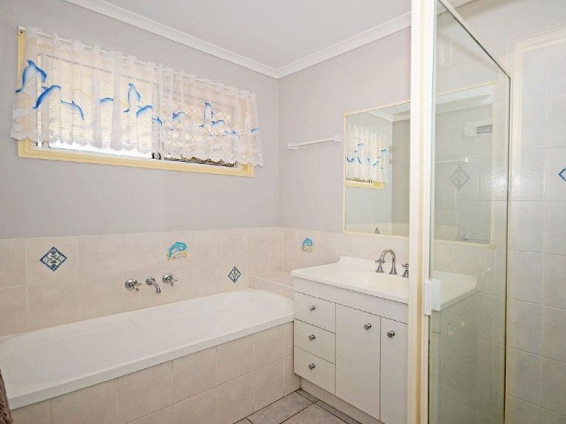 56 Barker Street, Point Vernon QLD 4655