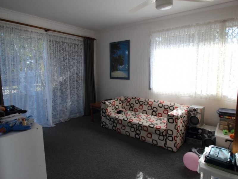 56 Barker Street, Point Vernon QLD 4655