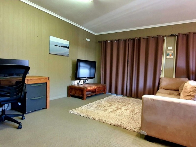 8 Chelsea Crescent,, Glenella QLD 4740