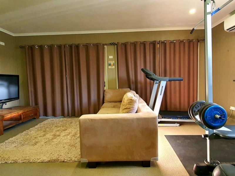 8 Chelsea Crescent,, Glenella QLD 4740