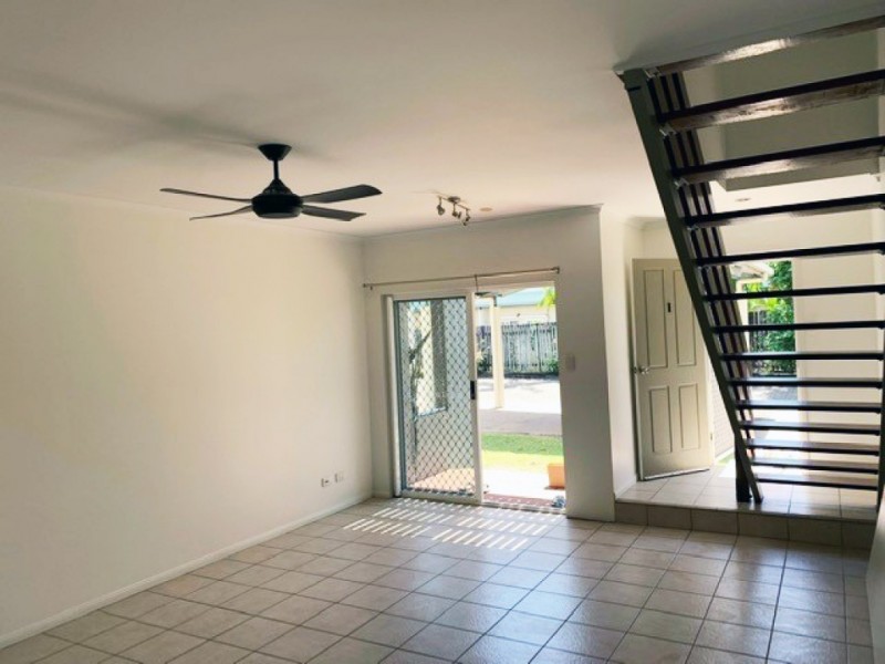 1/25 Fairweather Street, Yorkeys Knob QLD 4878