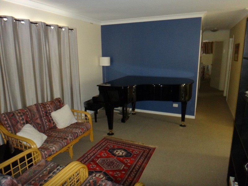 6 Skye Street, Kenmore QLD 4069