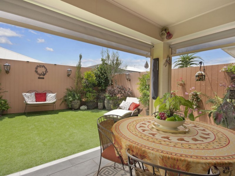 16 TROON STREET, North Lakes QLD 4509