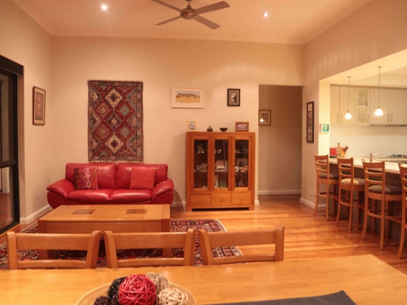 16 O’Meara Drive, Burekup WA 6227