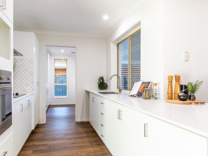 17 Tumala Street, Parrearra QLD 4575