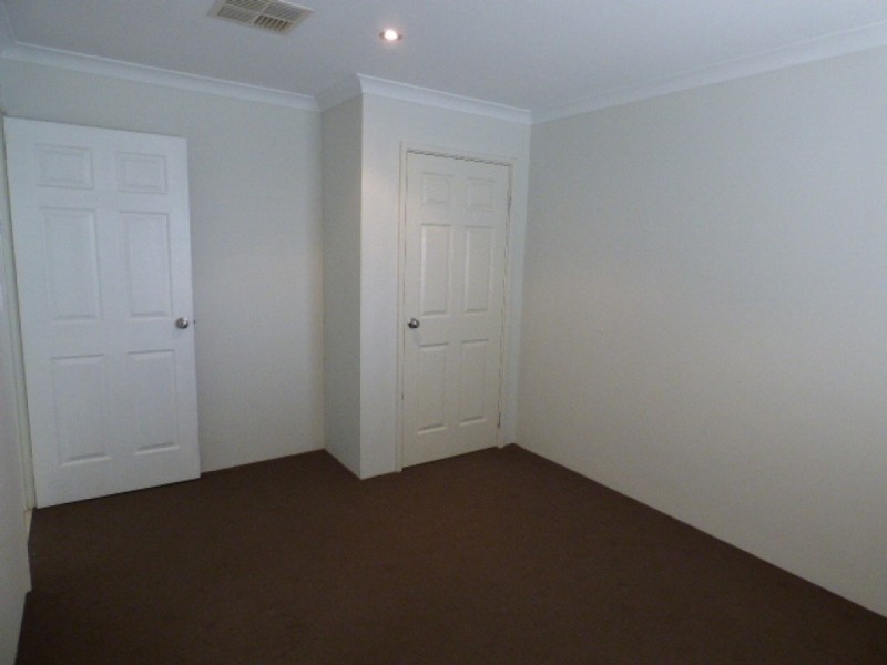 12 Jadeite Street, Australind WA 6233