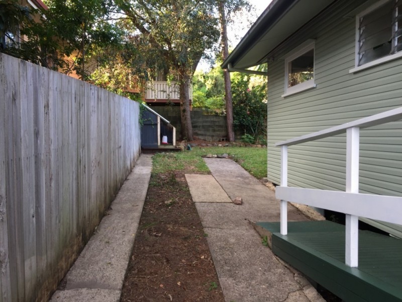 55 Kindra Avenue, Southport QLD 4215