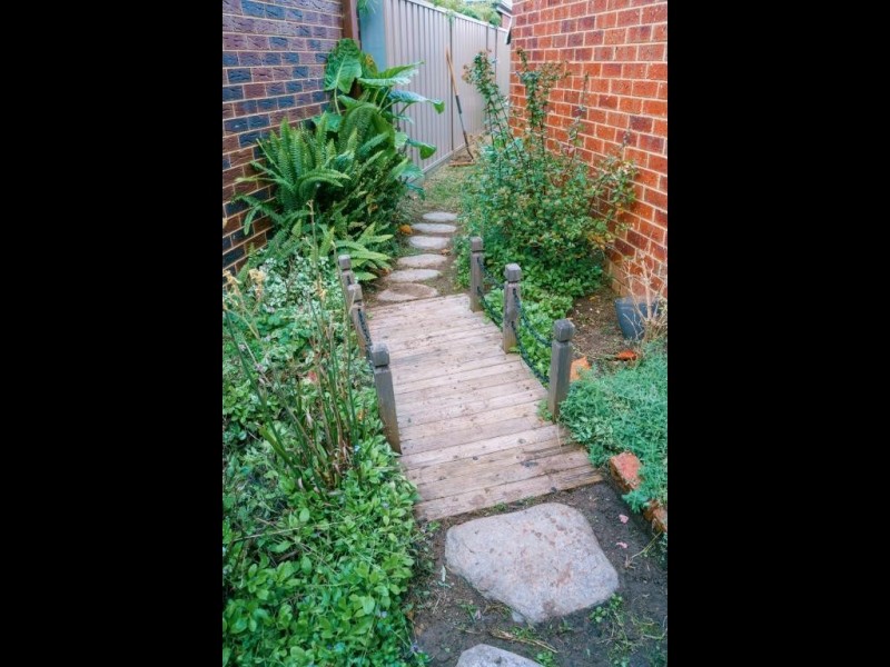 3 Blue Wren Boulevard, Kangaroo Flat VIC 3555