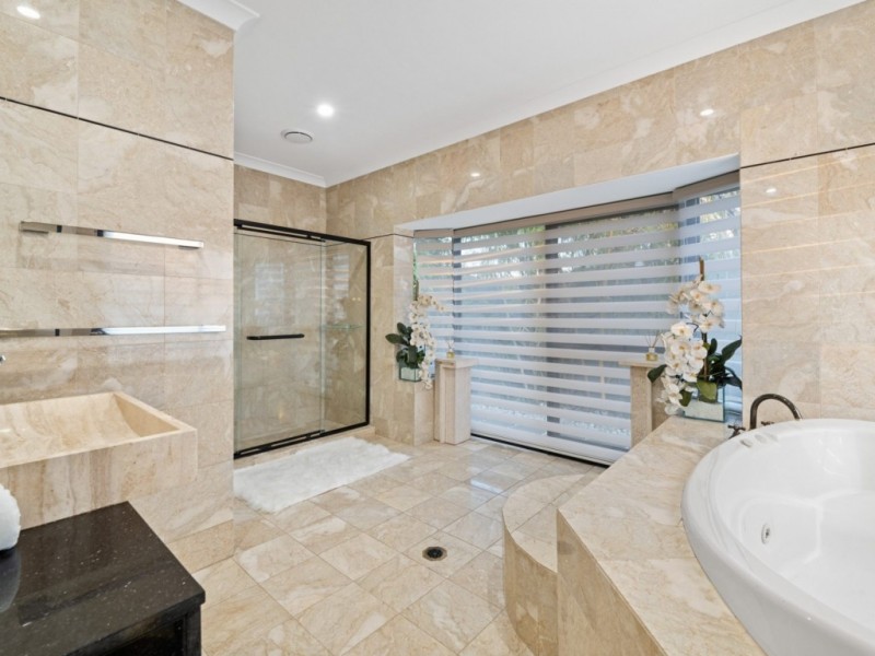 19 Saint Raphael Terrace, Bundall QLD 4217