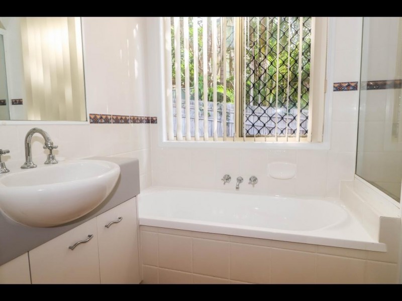 14 Wuruma Court, Elanora QLD 4221