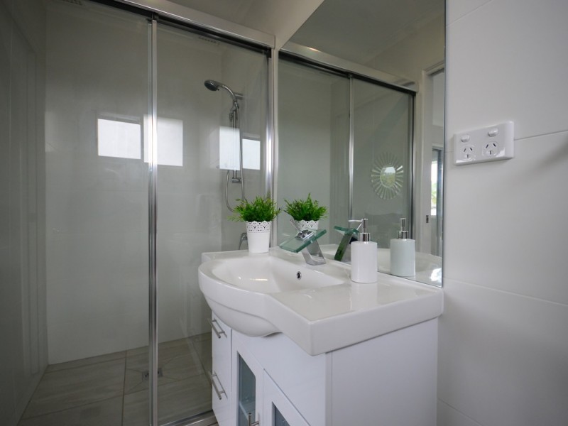 32 Yangoora Crescent, Ashmore QLD 4214