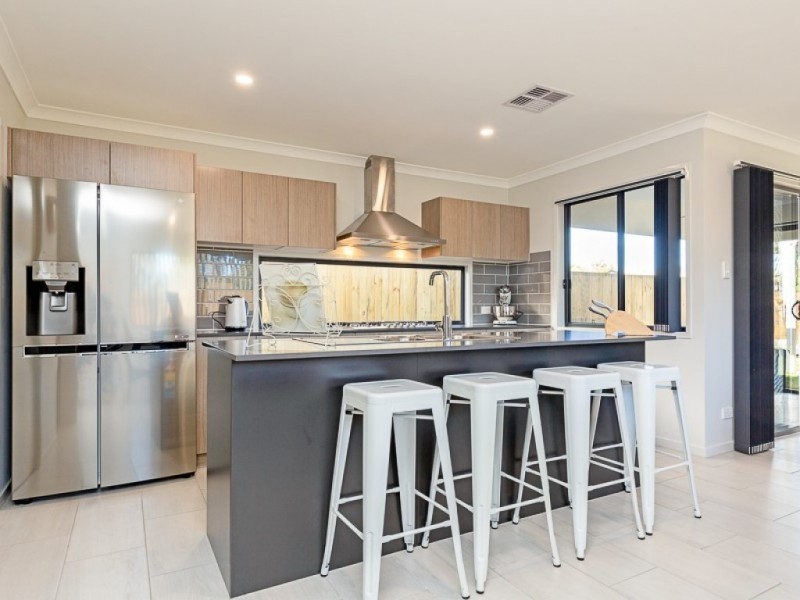 28 Jacana Ave, Woorim QLD 4507