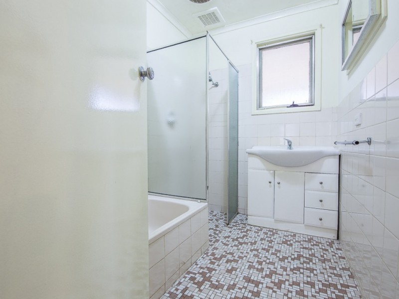 4 Peacock Road, Elizabeth Downs SA 5113