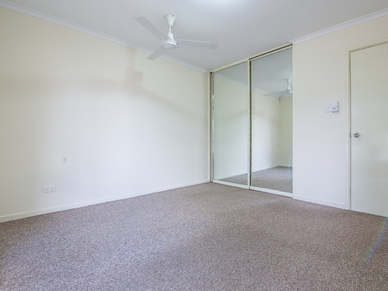 4 Peacock Road, Elizabeth Downs SA 5113