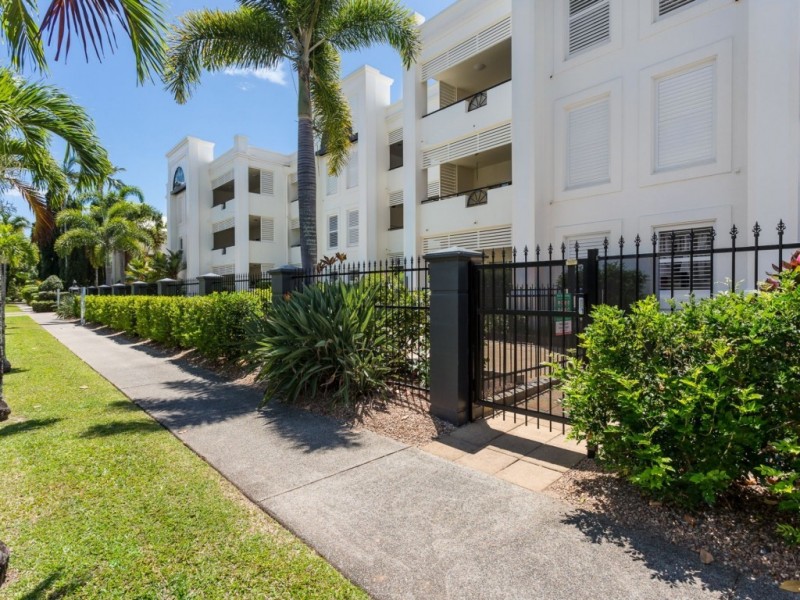 10/304-308 Lake Street, Cairns North QLD 4870