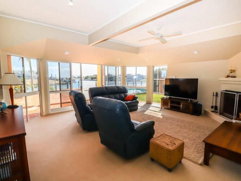 26 Voyagers Court, Raby Bay QLD 4163