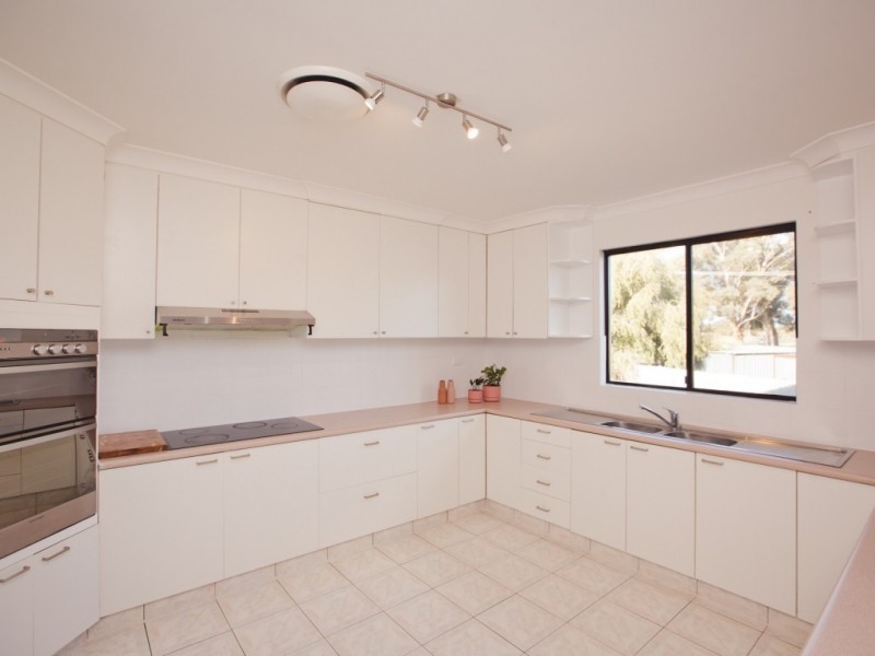 16 Yarrabee Street, Griffith NSW 2680