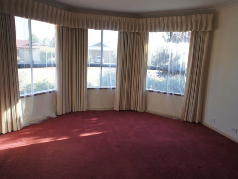 4 Country Road, Pinjarra WA 6208