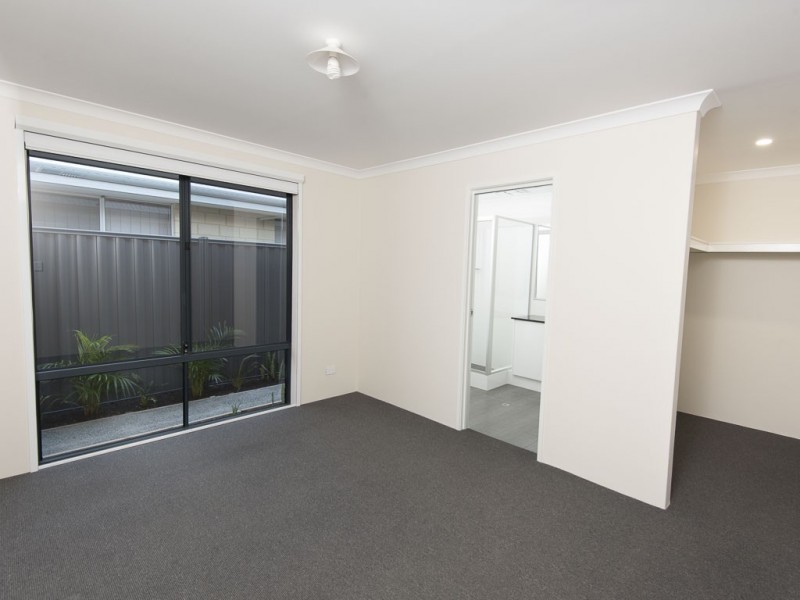 18 Porrum St, Wellard WA 6170