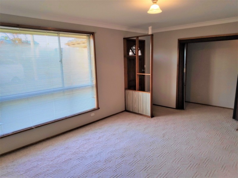 57 Devonshire Crescent, Oak Flats NSW 2529