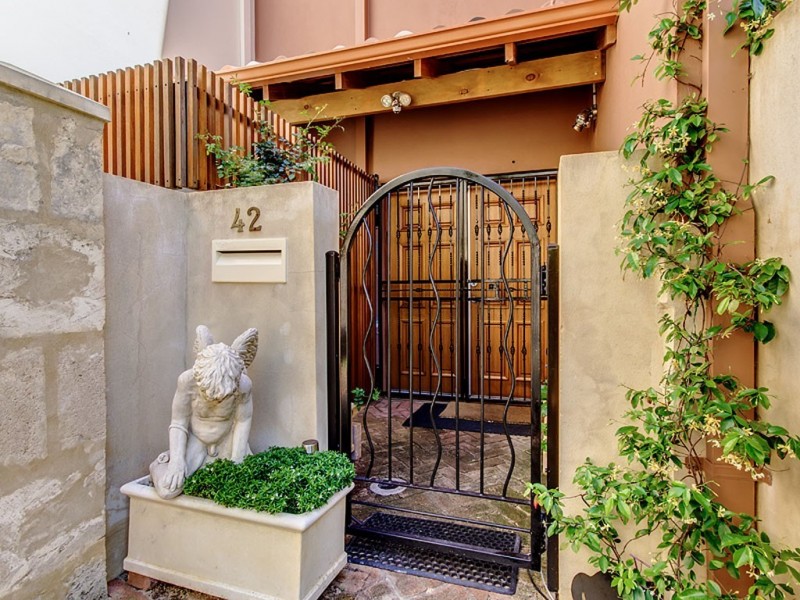 Villa 42/18 Port Quays, Port Bouvard, Wannanup WA 6210