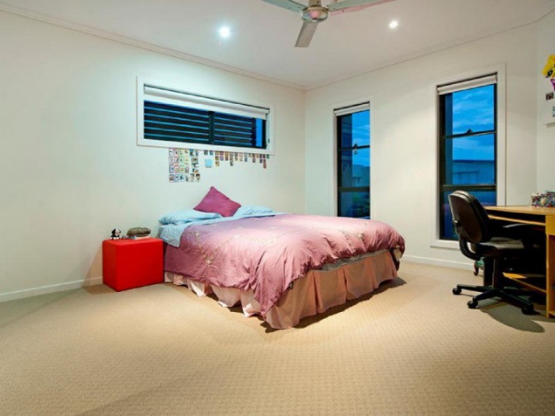 22 Onshore Place, Helensvale QLD 4212