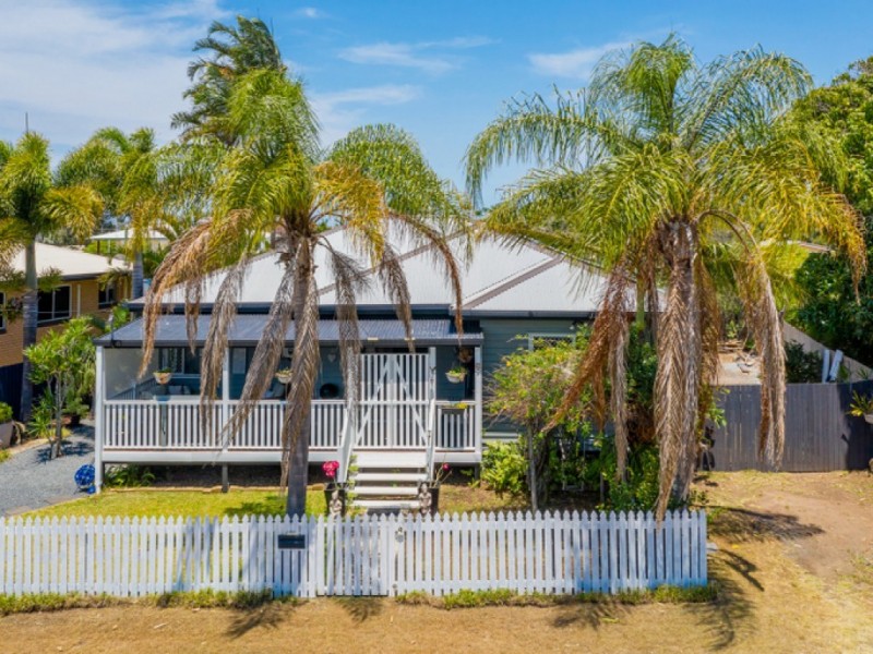9 Long St, Point Vernon QLD 4655