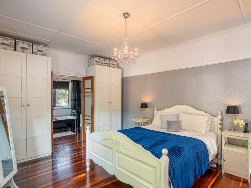 9 Long St, Point Vernon QLD 4655