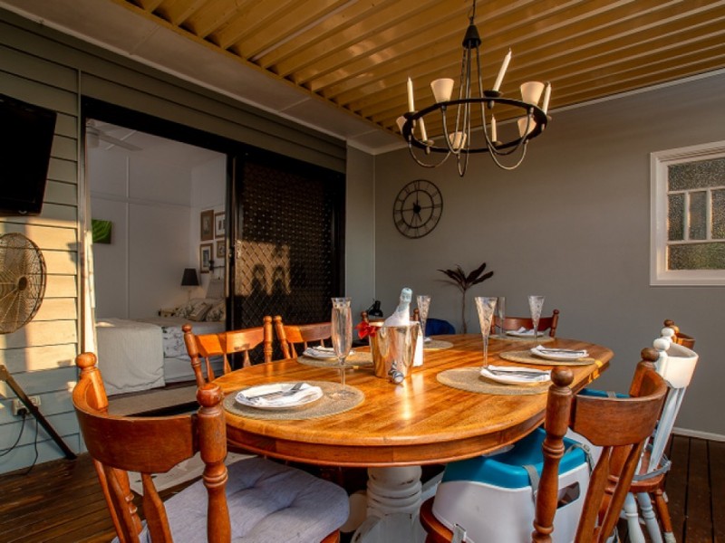 9 Long St, Point Vernon QLD 4655