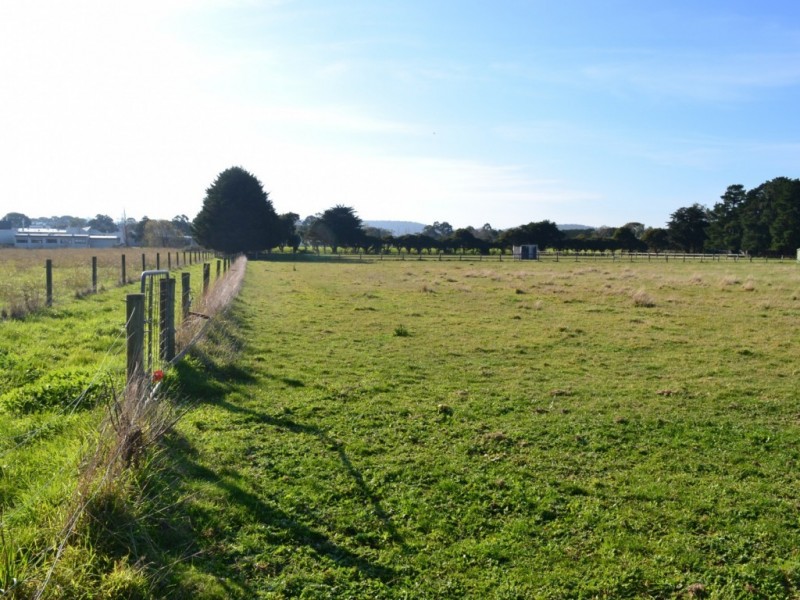 65 McMullen Road, Officer VIC 3809