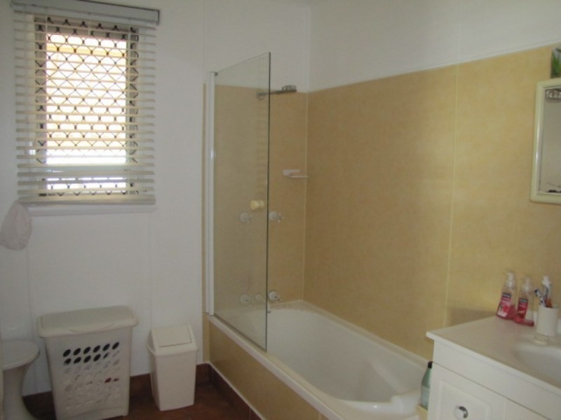 18 Theodore Street, Svensson Heights QLD 4670