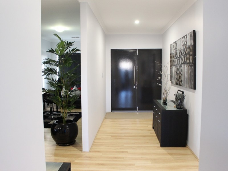 5 Worcester Bend, Piara Waters WA 6112