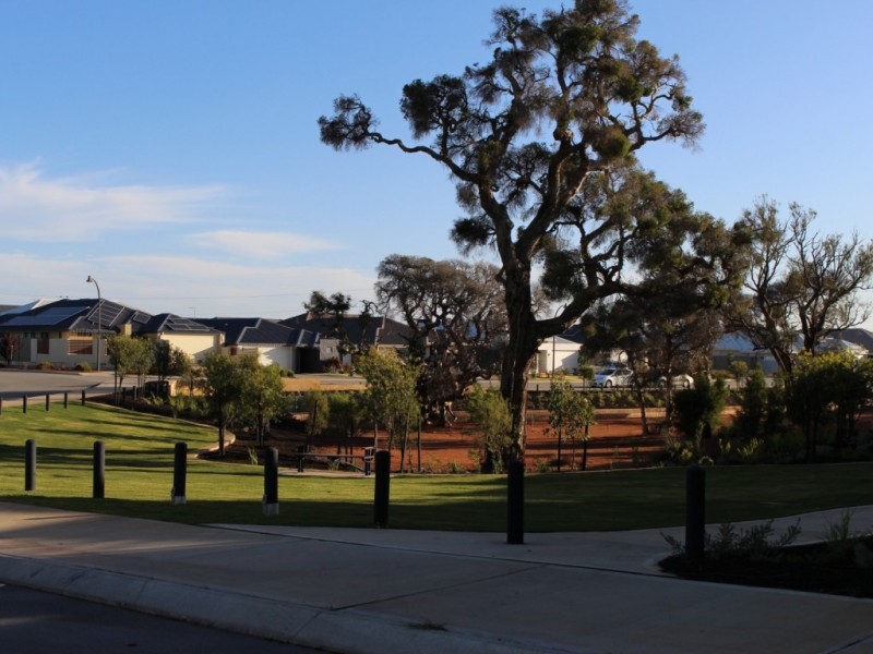 5 Worcester Bend, Piara Waters WA 6112