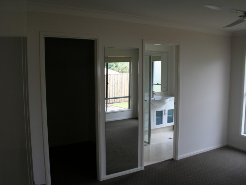 2/11 Phaeton Street, Upper Coomera QLD 4209