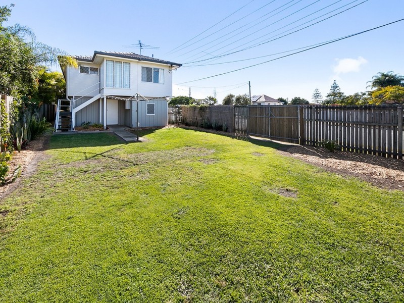 1A Centaur Street, Redcliffe QLD 4020