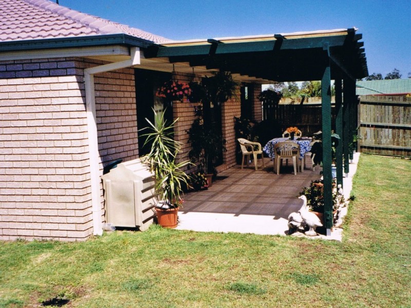 43 Mackerel Street, Sandstone Point QLD 4511