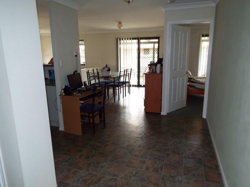 43 Mackerel Street, Sandstone Point QLD 4511