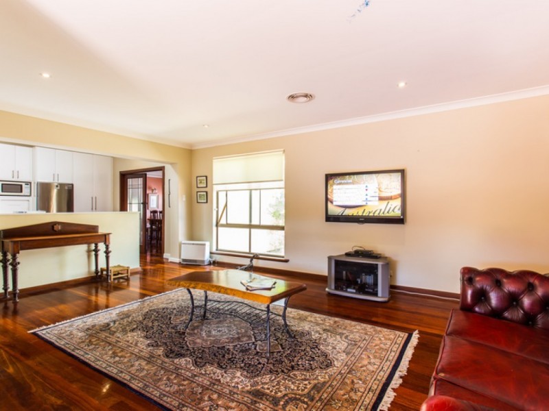 25 Edgecumbe Street, Como WA 6152