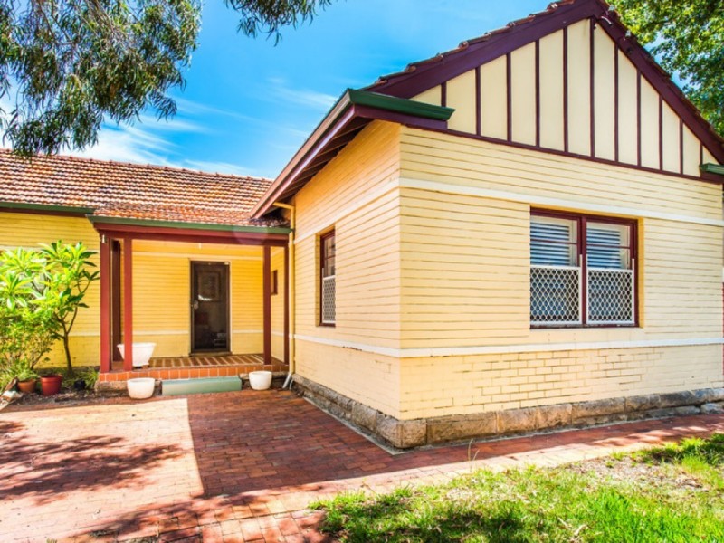 25 Edgecumbe Street, Como WA 6152