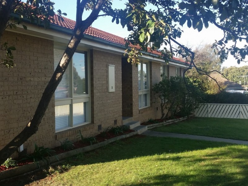 2 Lancaster Way, Melton West VIC 3337