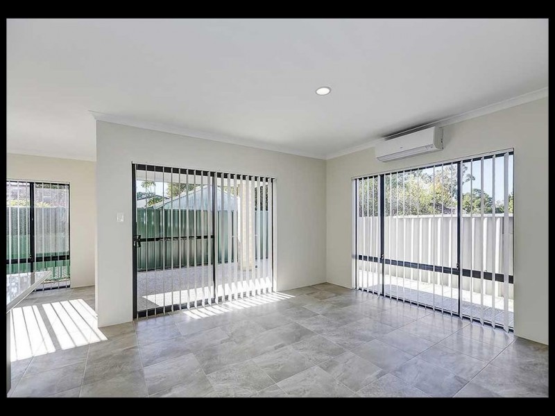 2/1 Leslie St, Cannington WA 6107