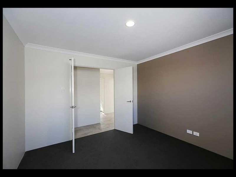 2/1 Leslie St, Cannington WA 6107