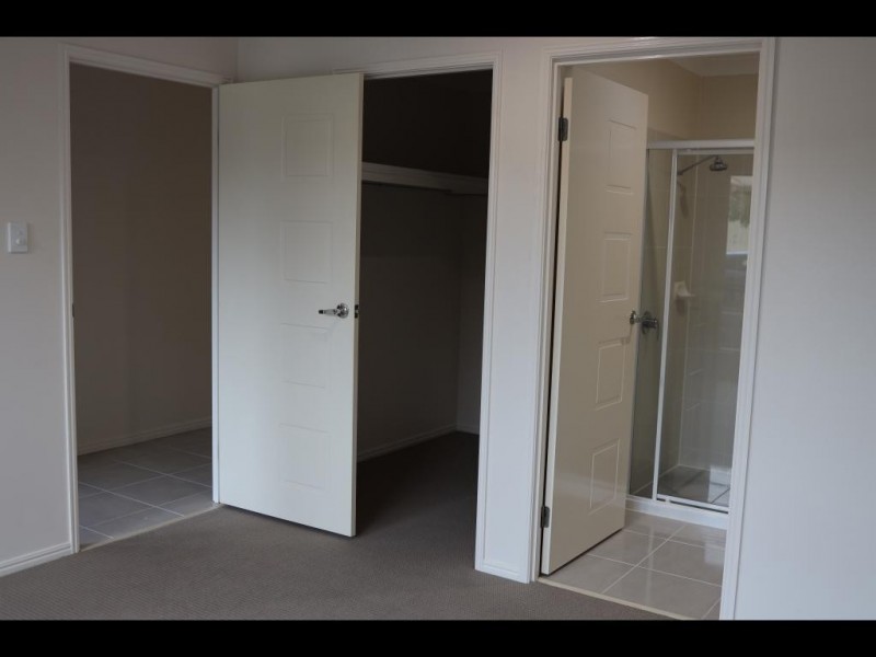 2/4 Belle Court, Redbank QLD 4301