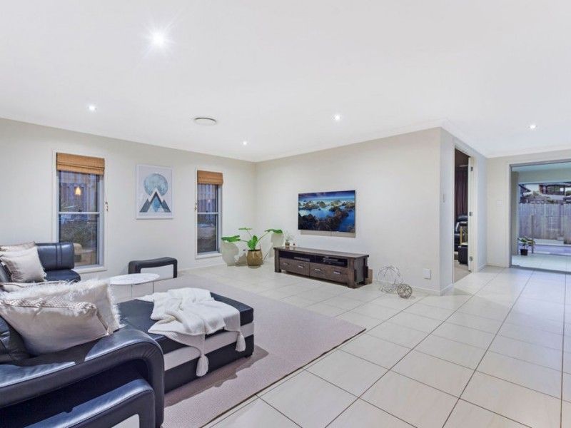 11 Macleay Circuit, Upper Coomera QLD 4209