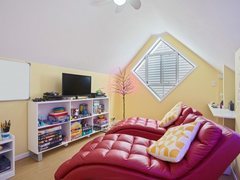 26 Flamingo Street, Little Mountain QLD 4551