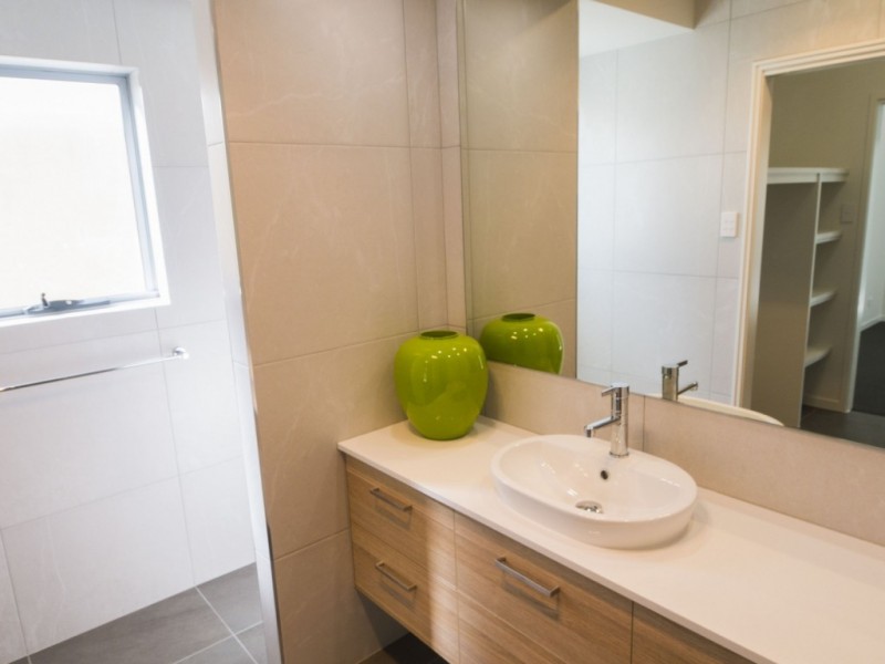 5 Stone Crescent, Caloundra West QLD 4551