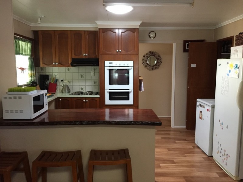 9 Walton Street, Meandarra QLD 4422